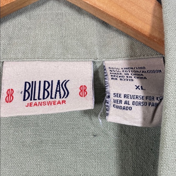 Bill Blass Linen Cotton Blend Lightweight Utility Jacket with Denim Styling - Picture 2 of 6